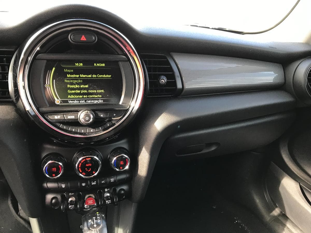 Mini Cooper 1.5D · Ano 2015 — imagen 25