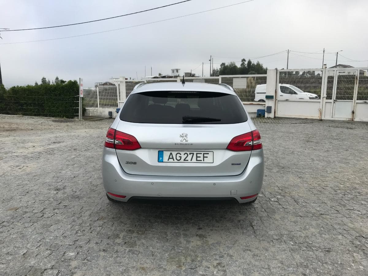 Peugeot 308 1.6 Blue HDI · Ano 2014 — imagem 5