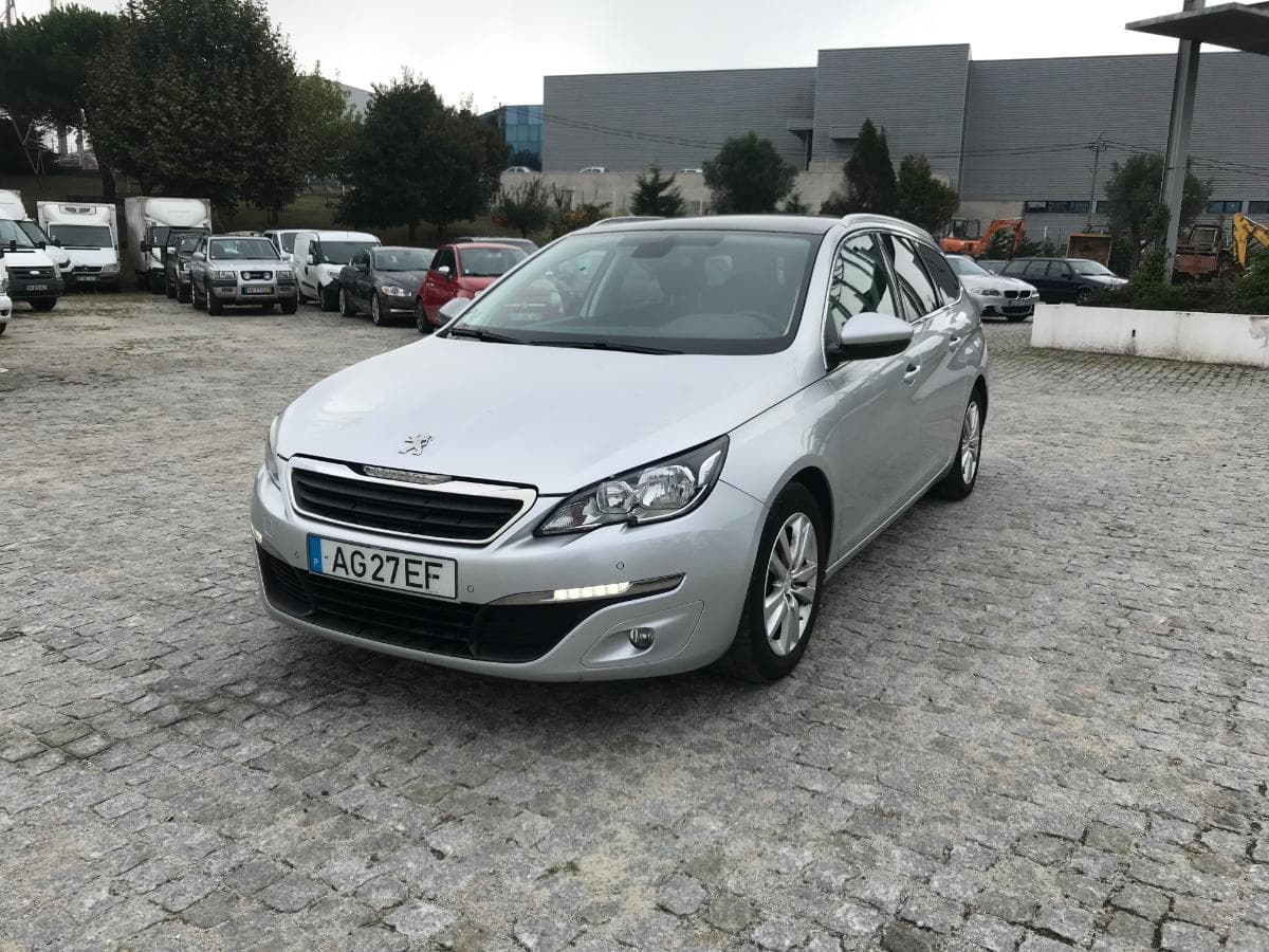 Peugeot 308 1.6 Blue HDI · Ano 2014 — imagem 3