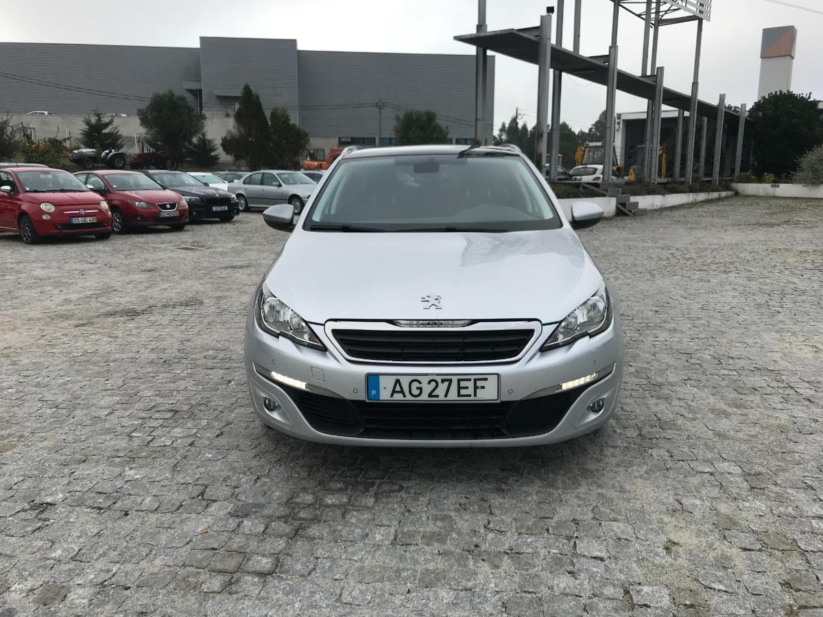 Peugeot 308 1.6 Blue HDI · Ano 2014 — imagem 2