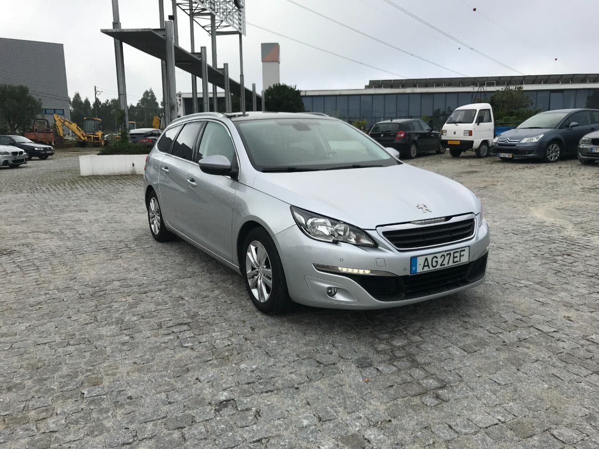 Peugeot 308 1.6 Blue HDI · Ano 2014 — imagem 1