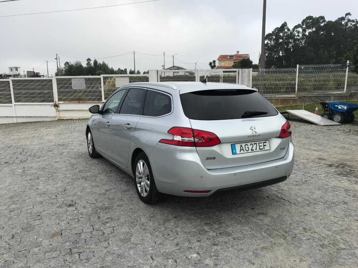 Peugeot 308 1.6 Blue HDI · Ano 2014 — imagem 6
