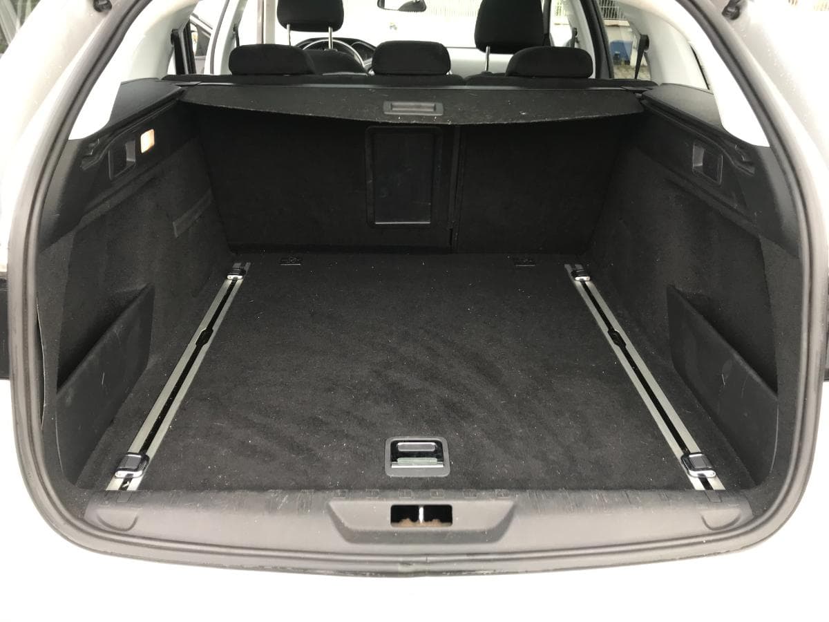 Peugeot 308 1.6 Blue HDI · Ano 2014 — imagem 7