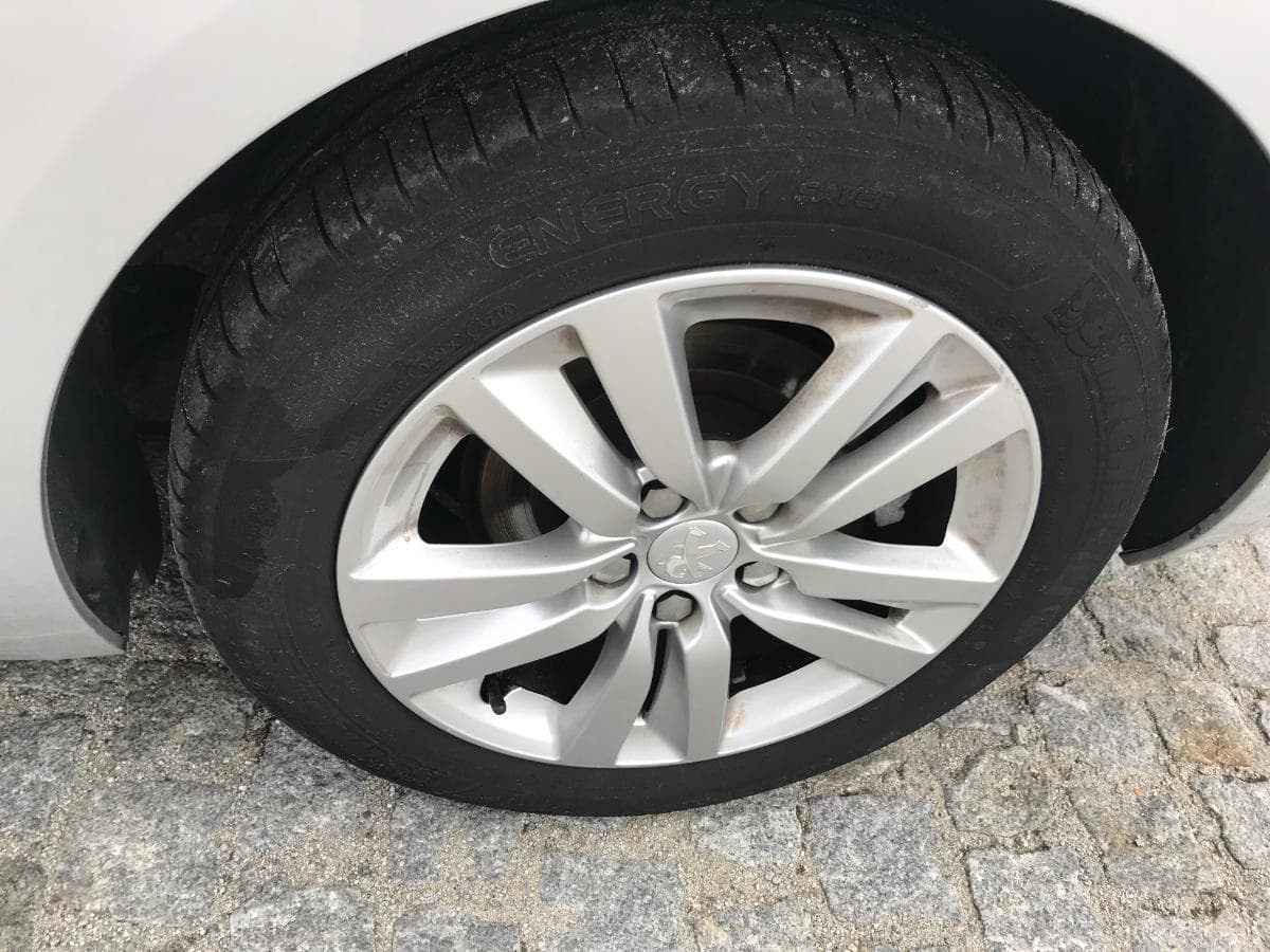 Peugeot 308 1.6 Blue HDI · Ano 2014 — imagem 12