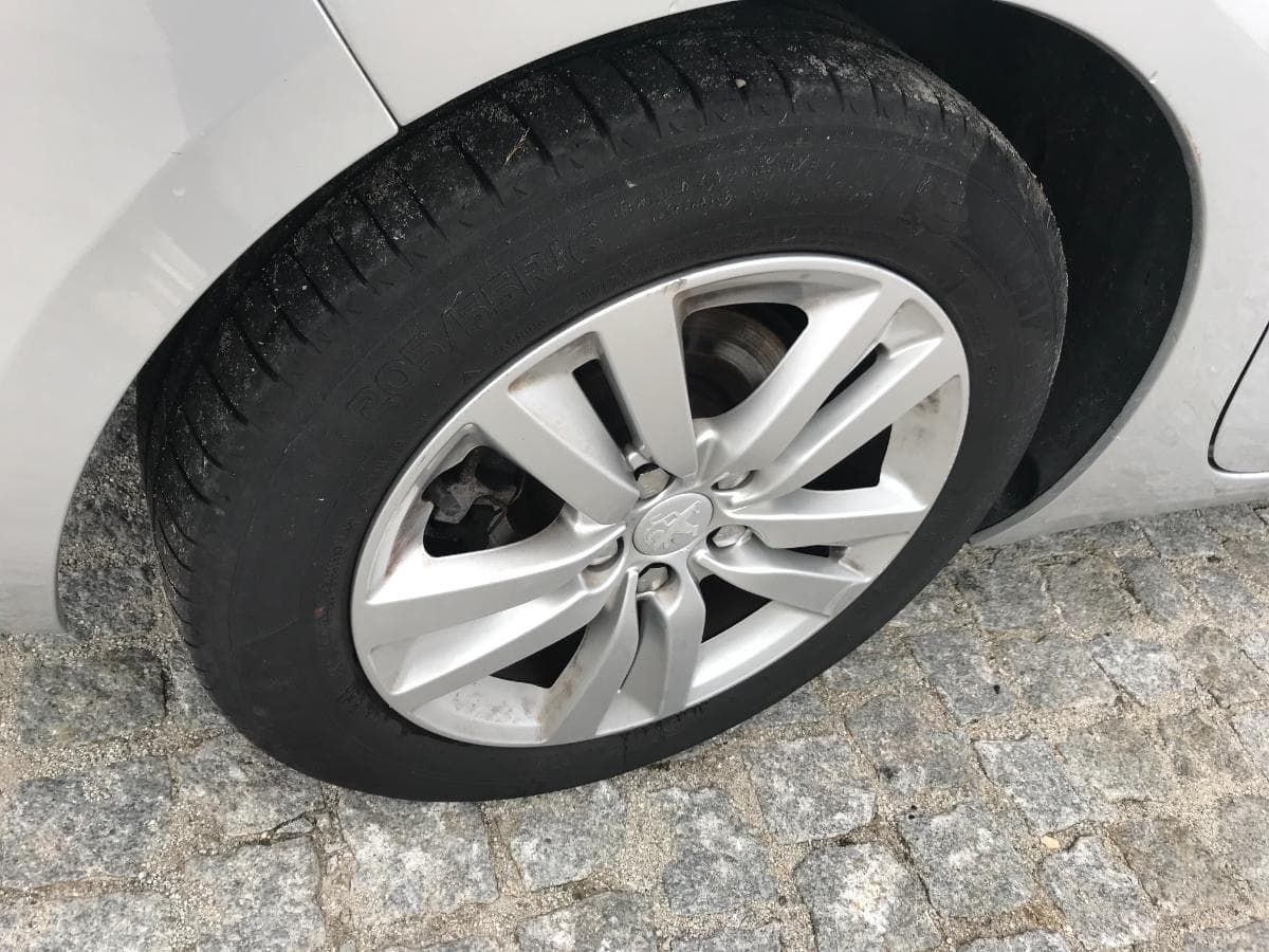 Peugeot 308 1.6 Blue HDI · Ano 2014 — imagem 15