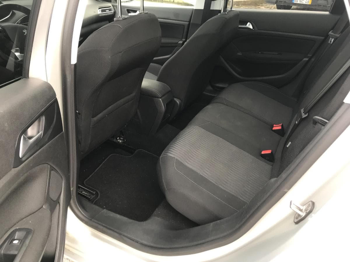 Peugeot 308 1.6 Blue HDI · Ano 2014 — imagem 22