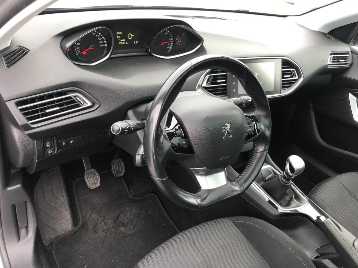 Peugeot 308 1.6 Blue HDI · Ano 2014 — imagem 25