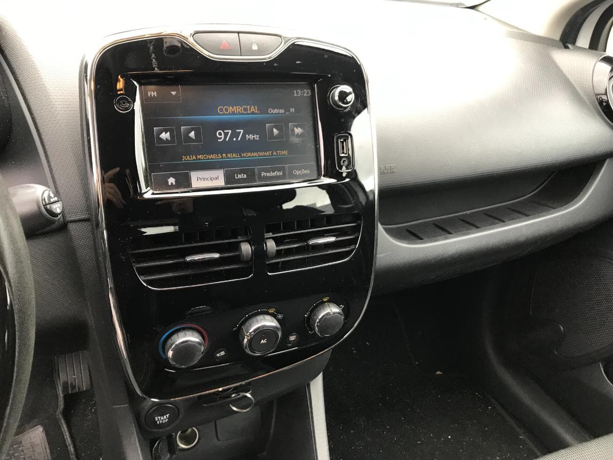 Renault Clio IV Sport Tourer 1.5 DCI — image 22
