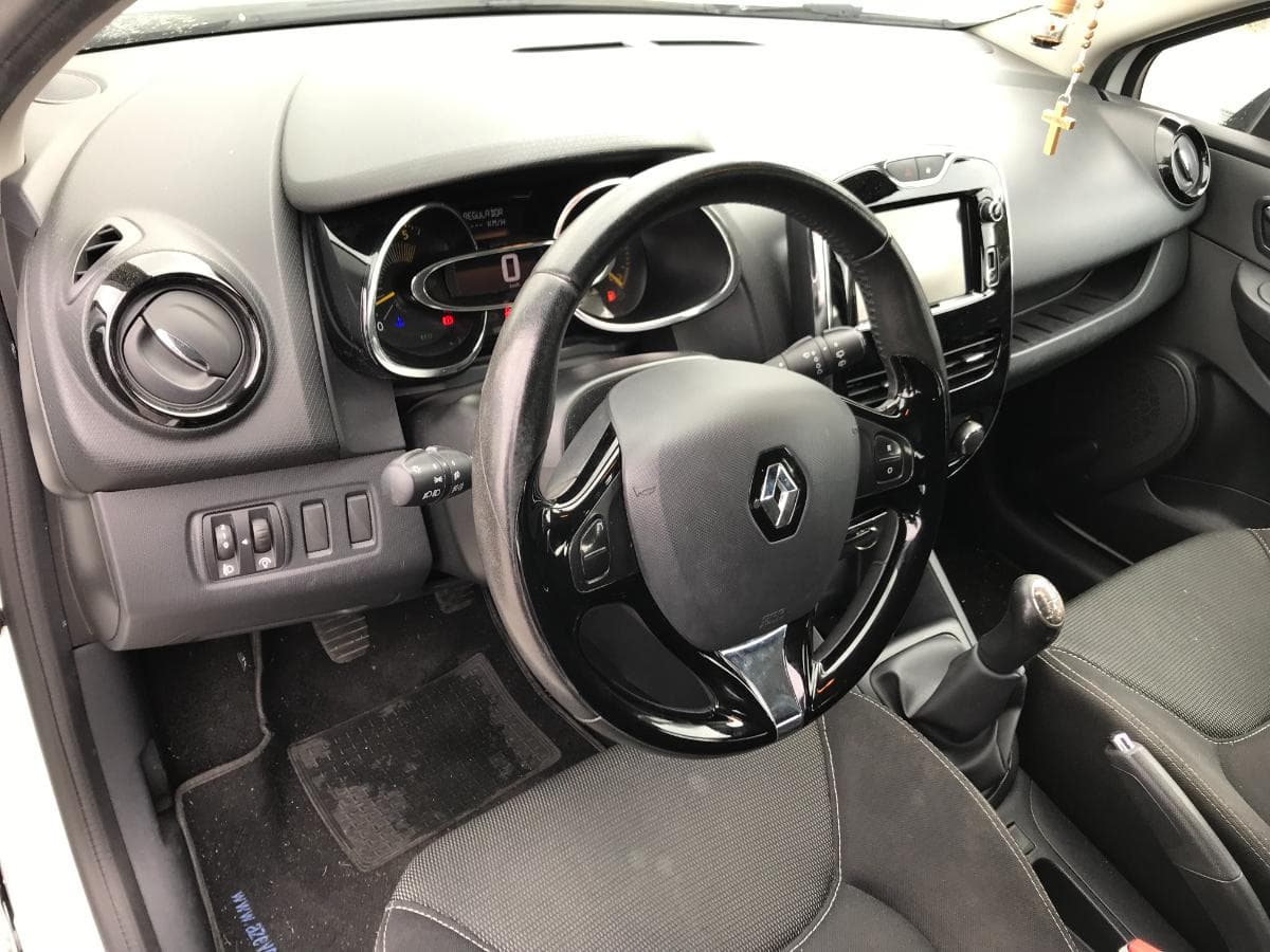 Renault Clio IV Sport Tourer 1.5 DCI — image 16