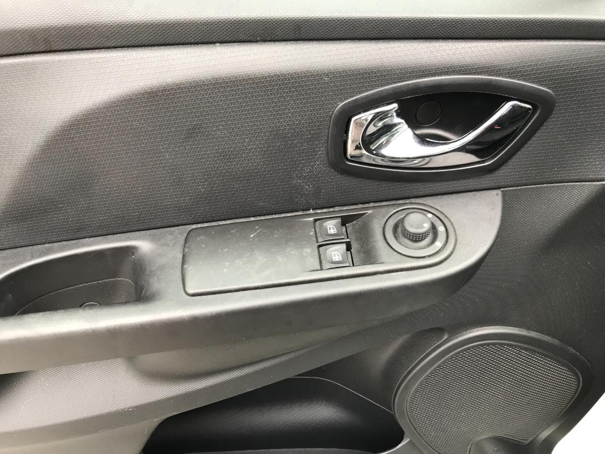 Renault Clio IV Sport Tourer 1.5 DCI — image 25