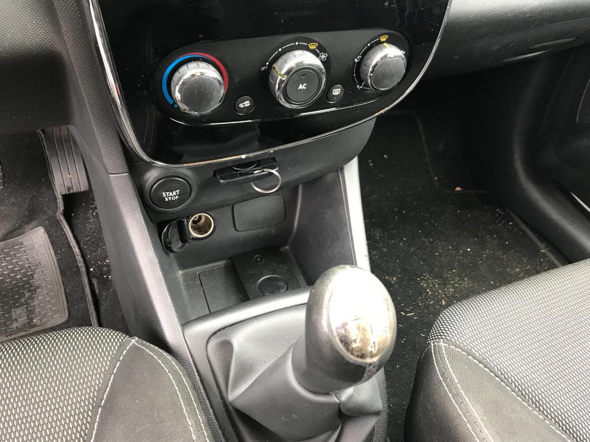 Renault Clio IV Sport Tourer 1.5 DCI — image 21