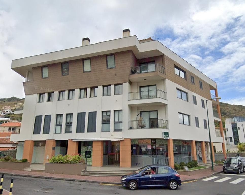 Apartamento T2 c/ Lugar de Garagem e Arrecadação · Machico, Madeira — imagen 1