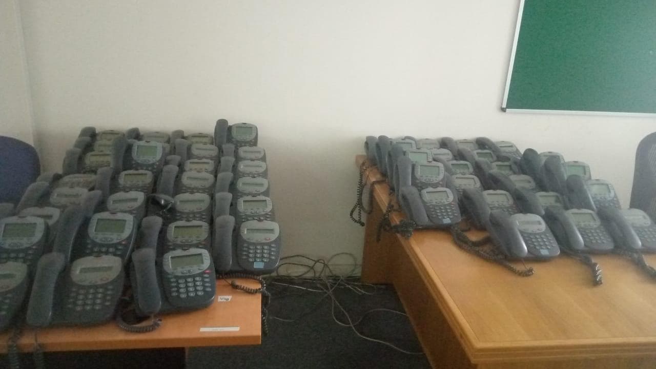 Telefones Fixos ·