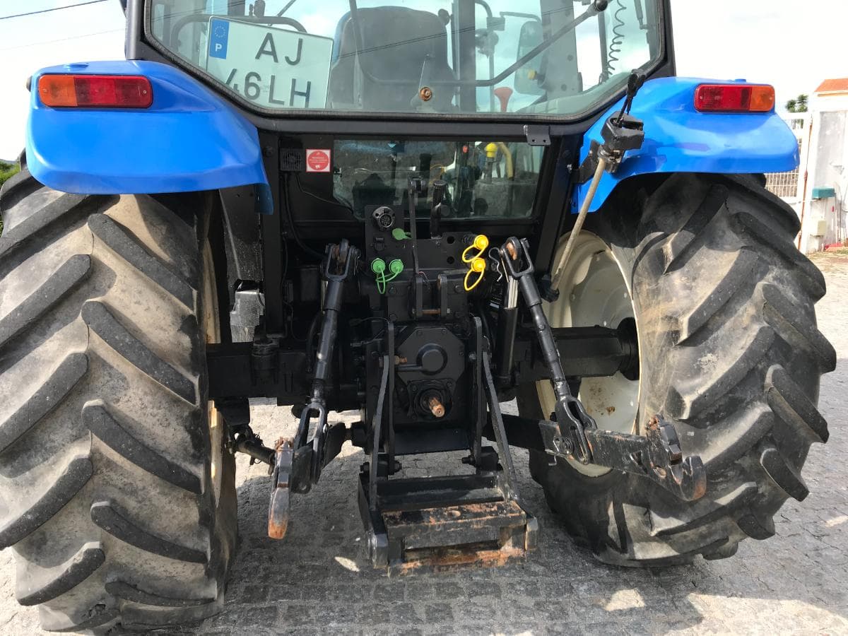 Trator Agrícola New Holland T5070 · Ano 2014 — imagen 5