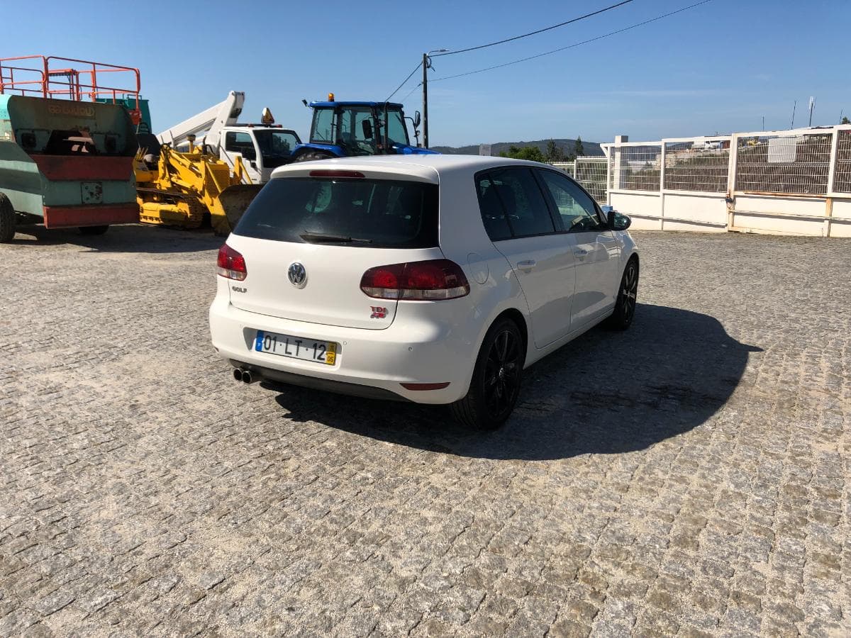 Volkswagen Golf 1.6 TDI · Ano 2011 — imagem 4