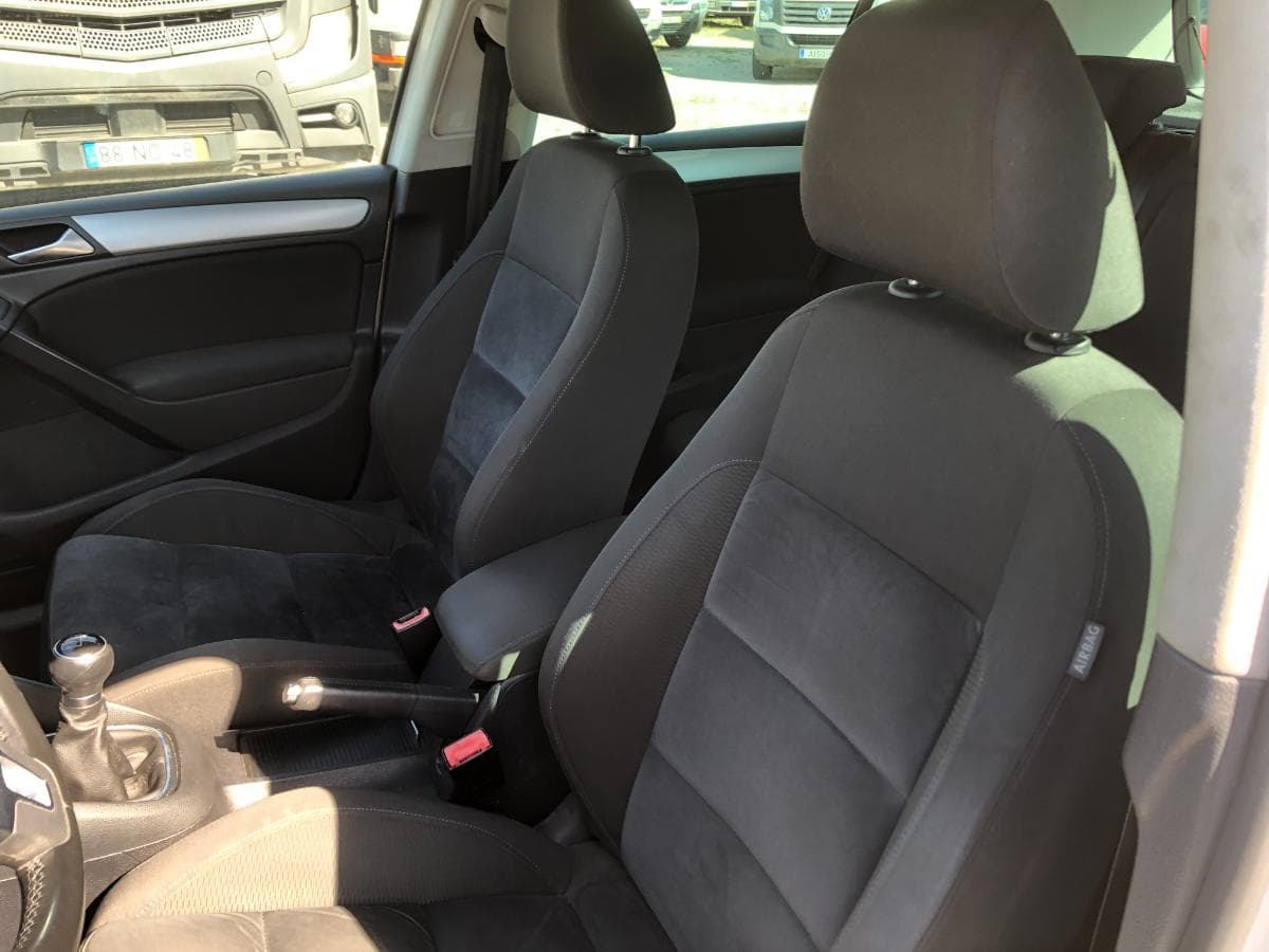 Volkswagen Golf 1.6 TDI · Ano 2011 — imagem 13