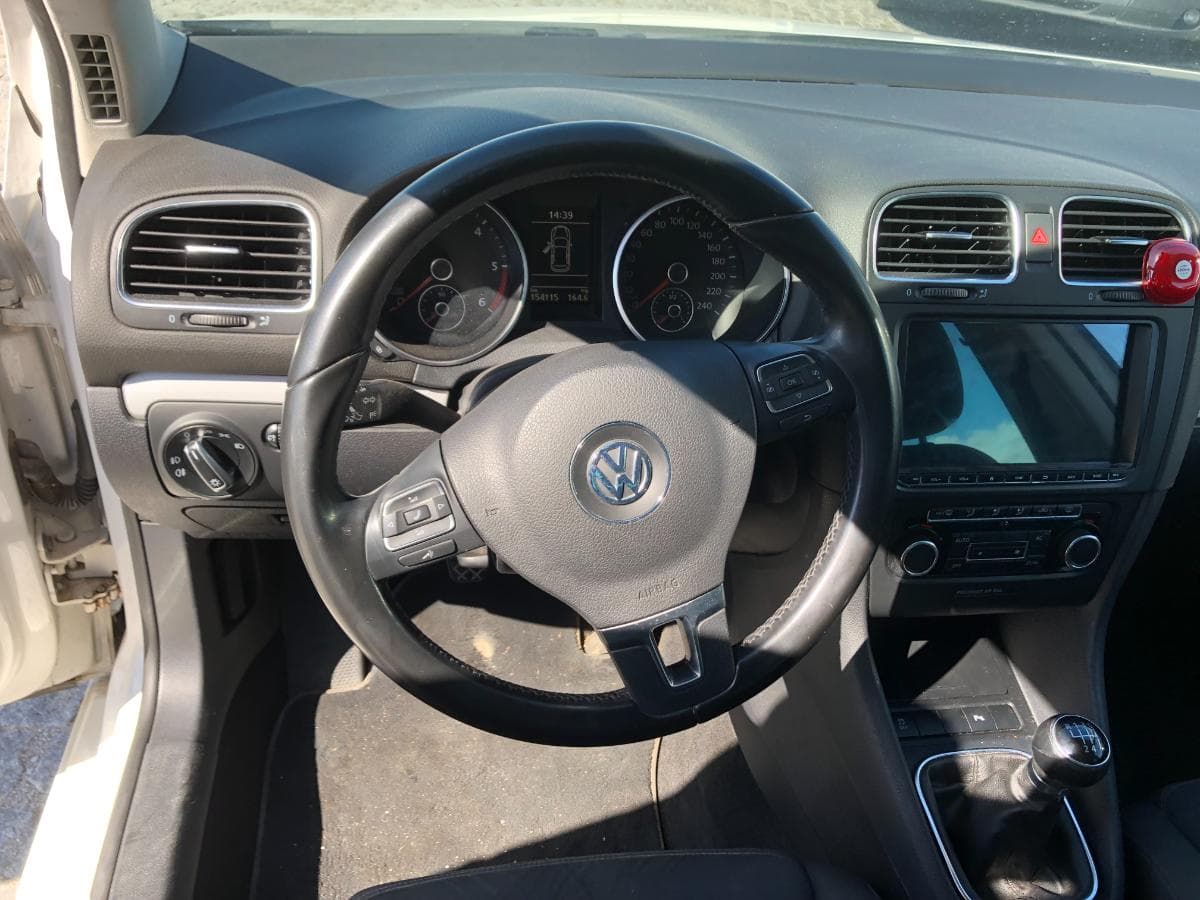 Volkswagen Golf 1.6 TDI · Ano 2011 — imagem 16