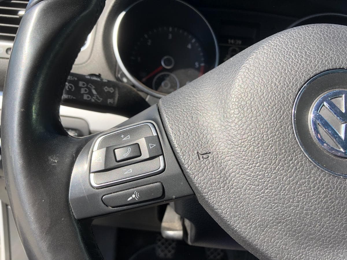 Volkswagen Golf 1.6 TDI · Ano 2011 — imagem 18
