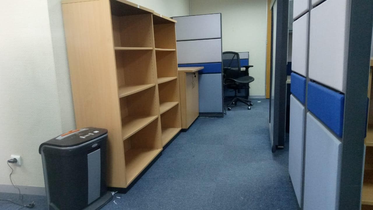 Mobiliário de escritório ·