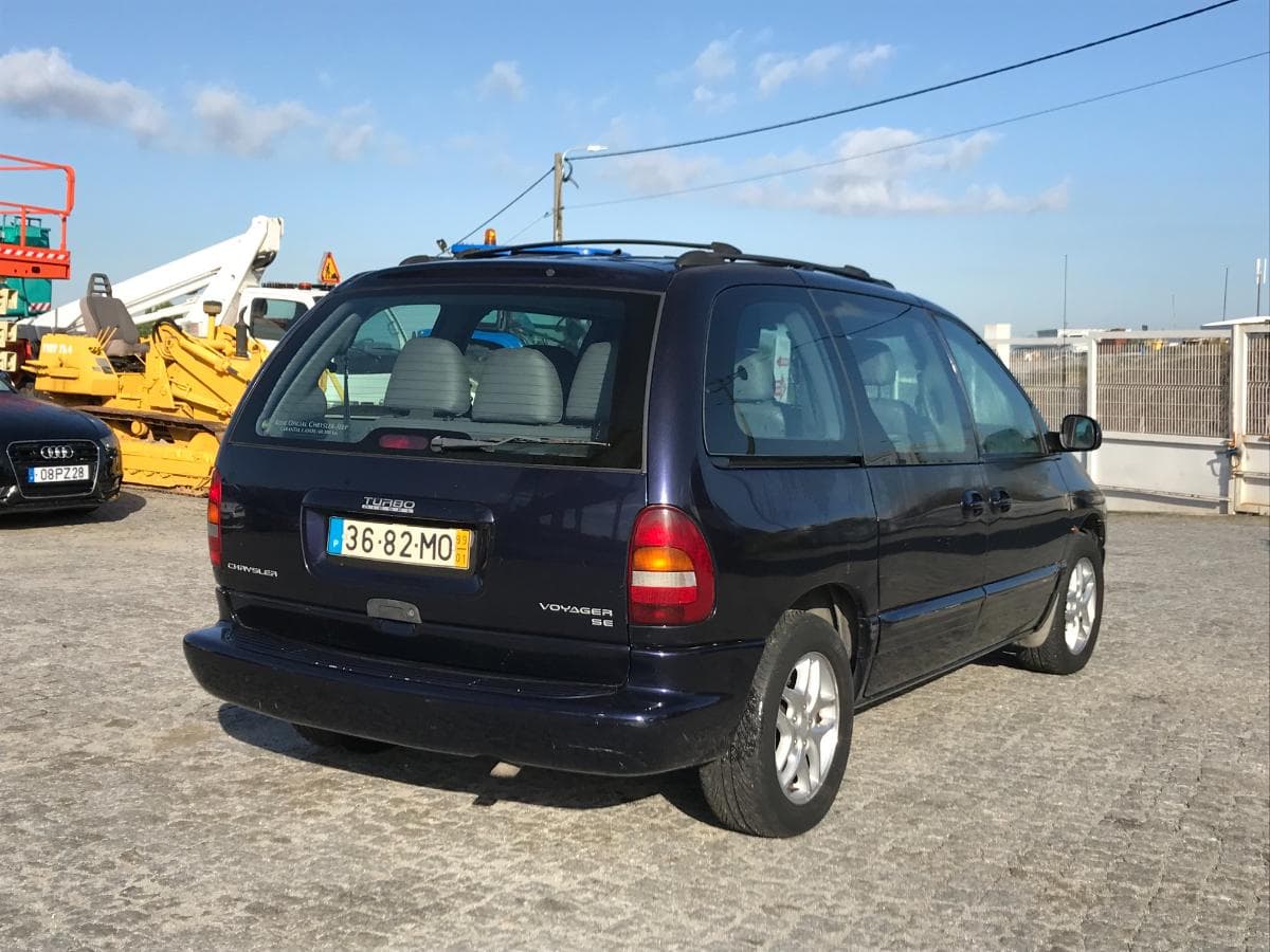 Chrysler Voyager 2.5 TD · Ao 1999 — image 4