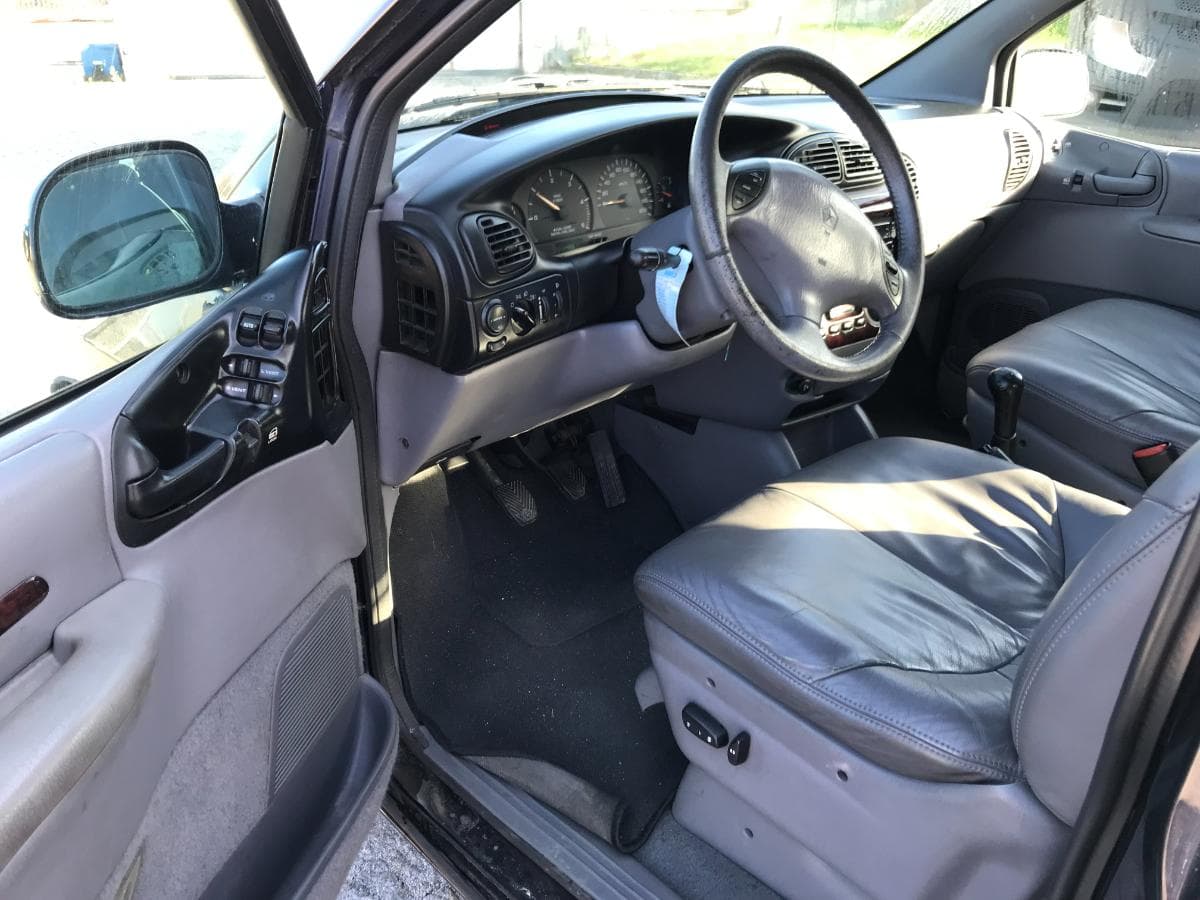 Chrysler Voyager 2.5 TD · Ao 1999 — image 22