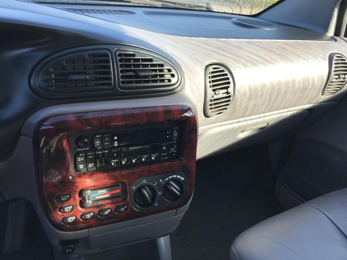 Chrysler Voyager 2.5 TD · Ao 1999 — image 30