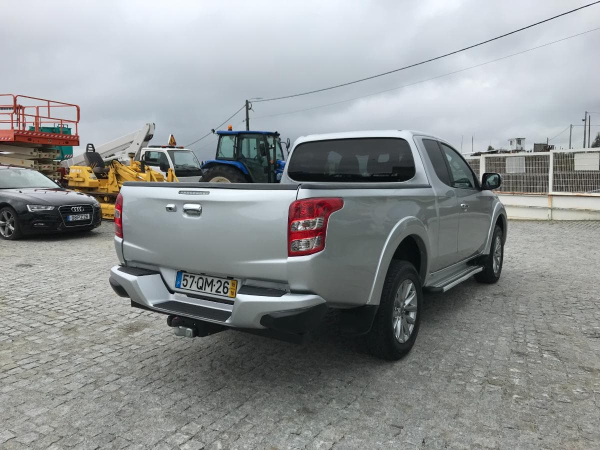 Mitsubishi Strakar L200 4x4 2.4 · Ano 2015 — imagem 6