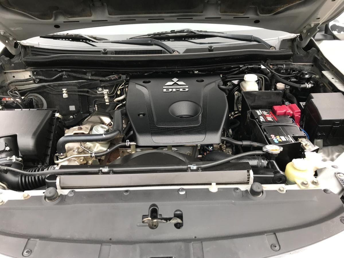 Mitsubishi Strakar L200 4x4 2.4 · Ano 2015 — imagem 3
