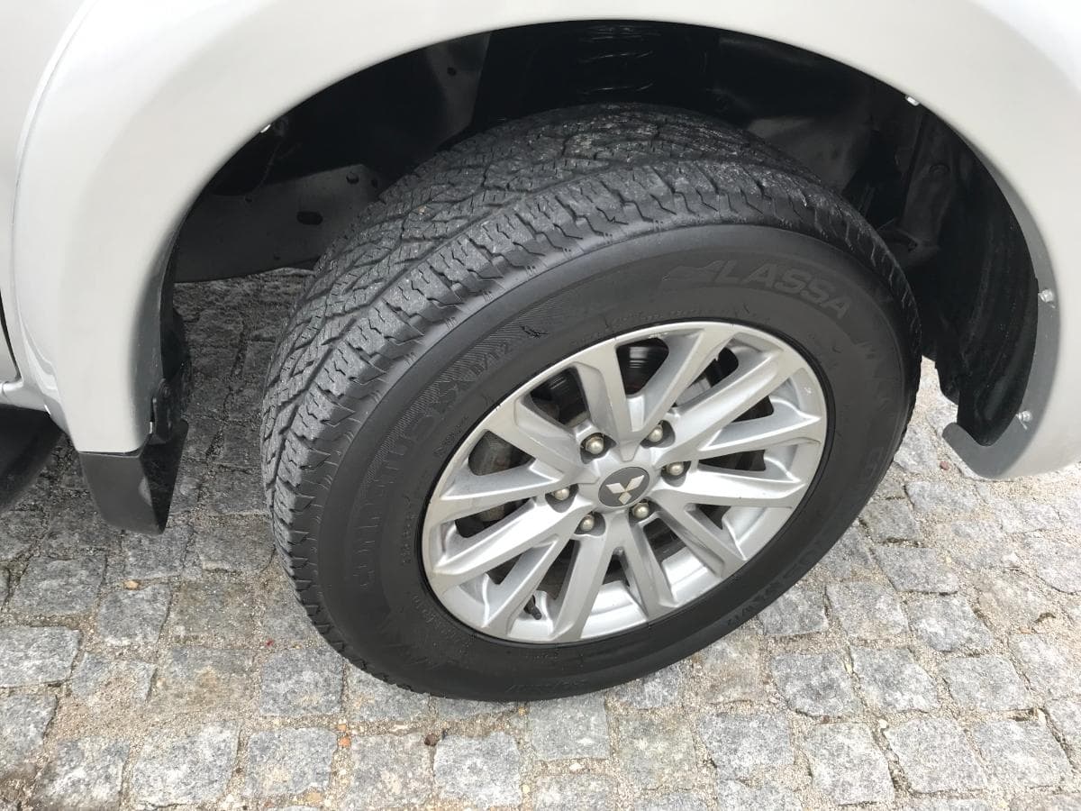 Mitsubishi Strakar L200 4x4 2.4 · Ano 2015 — imagem 11