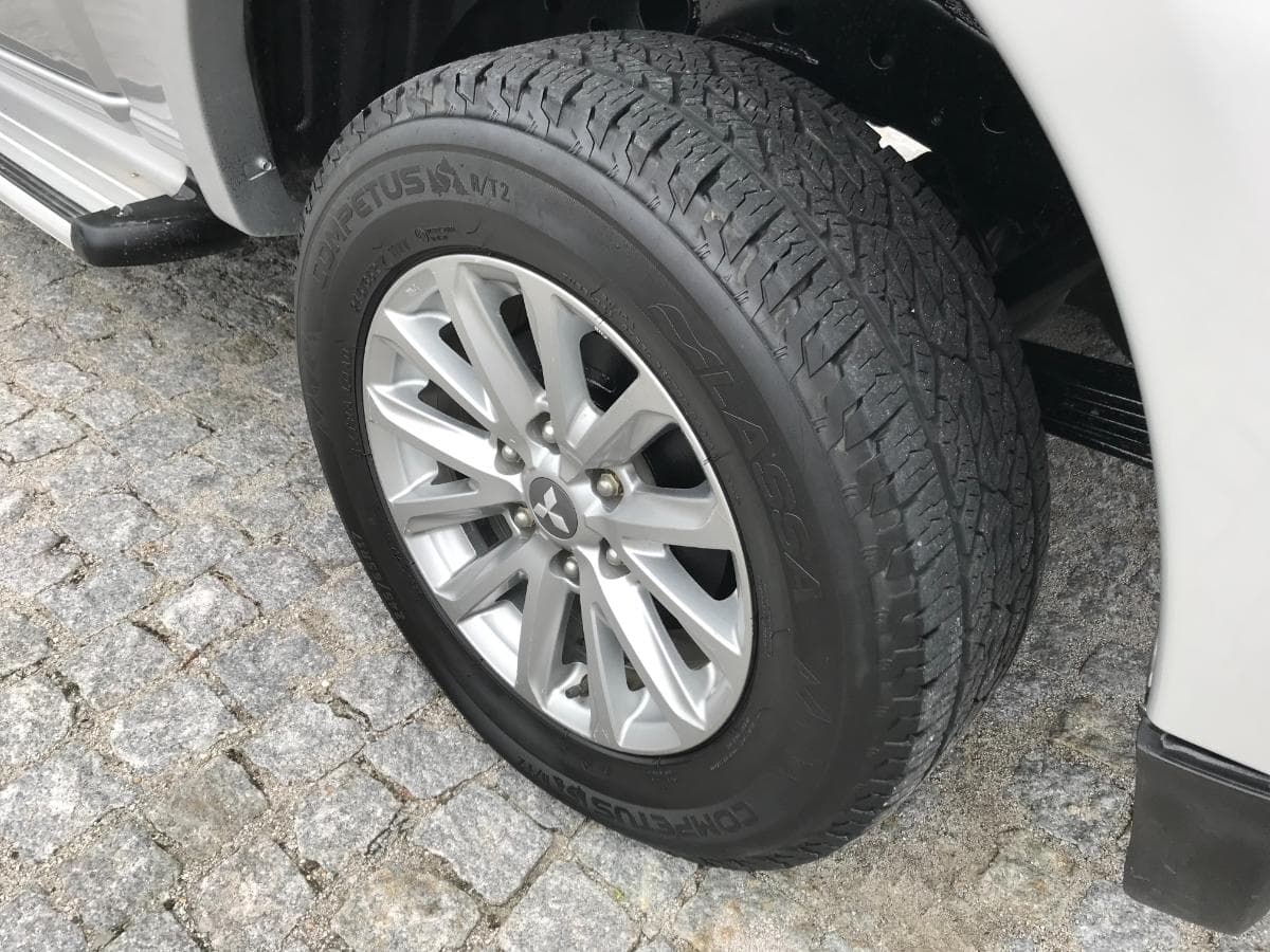 Mitsubishi Strakar L200 4x4 2.4 · Ano 2015 — imagem 12