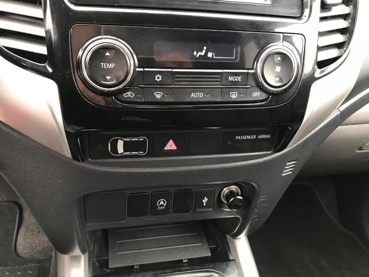 Mitsubishi Strakar L200 4x4 2.4 · Ano 2015 — imagem 17
