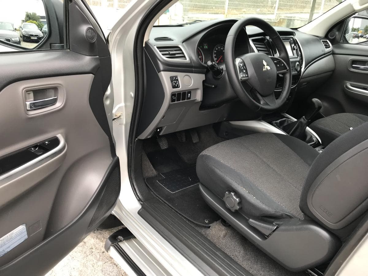 Mitsubishi Strakar L200 4x4 2.4 · Ano 2015 — imagem 15