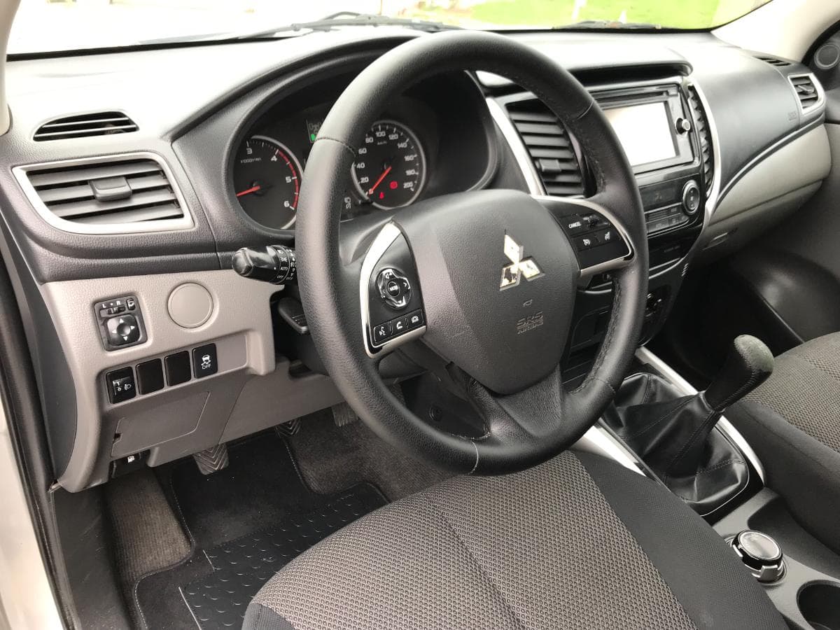 Mitsubishi Strakar L200 4x4 2.4 · Ano 2015 — imagem 29