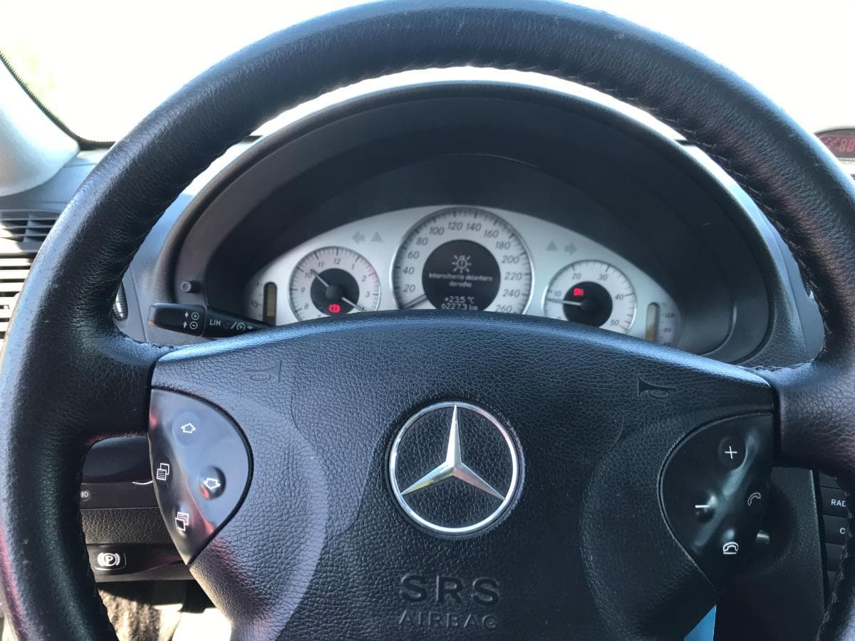 Mercedes-Benz E220 CDI · Ano 2003 — imagem 21