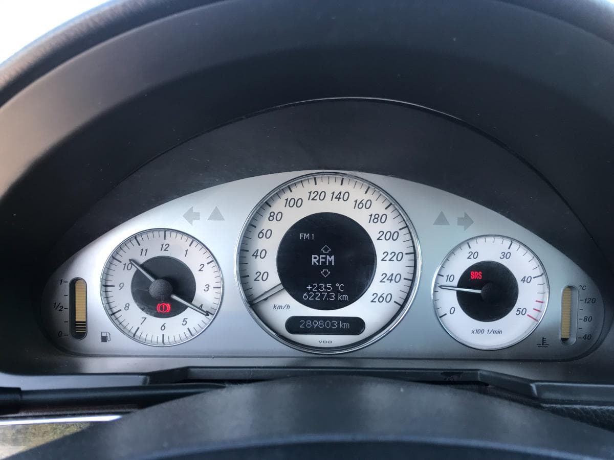 Mercedes-Benz E220 CDI · Ano 2003 — imagem 24