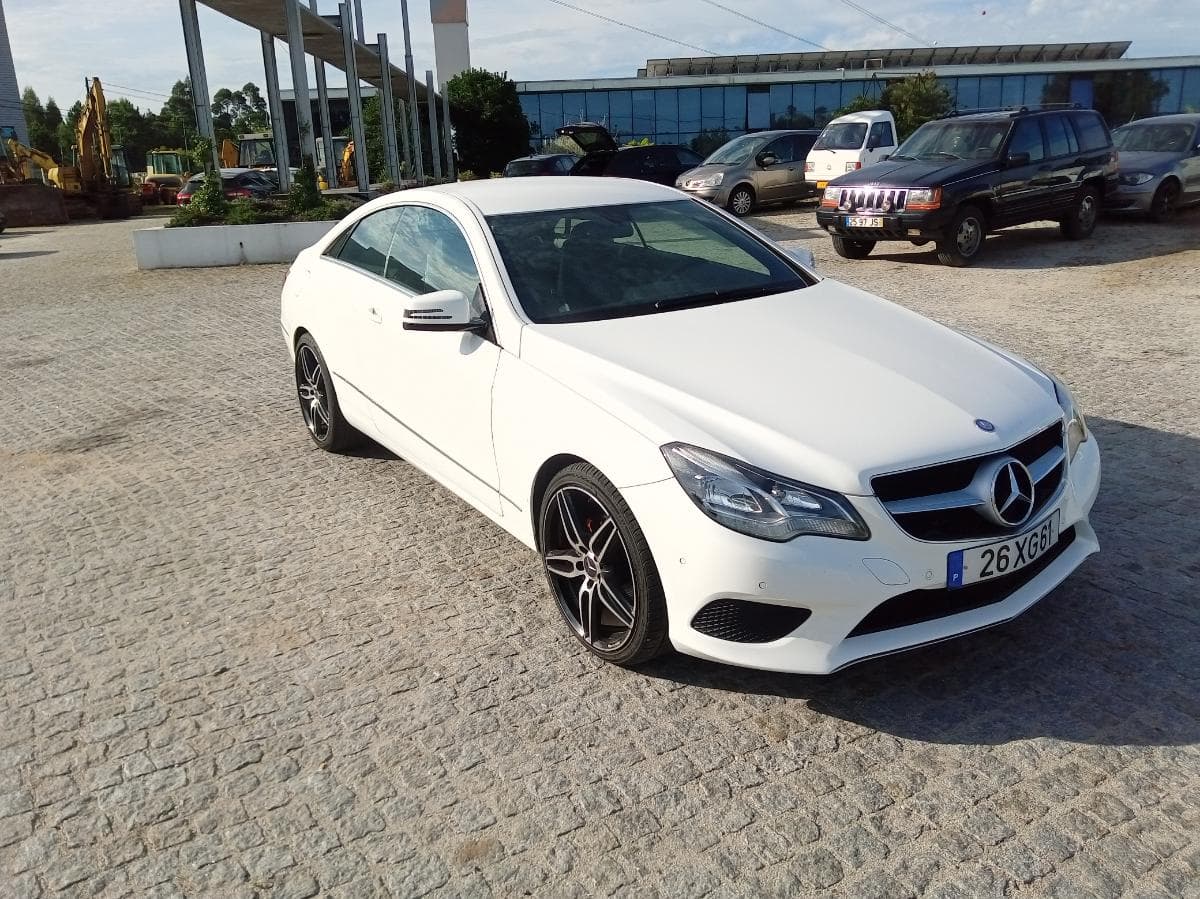Mercedes-Benz E220 CDI · Ano 2014 — imagem 1
