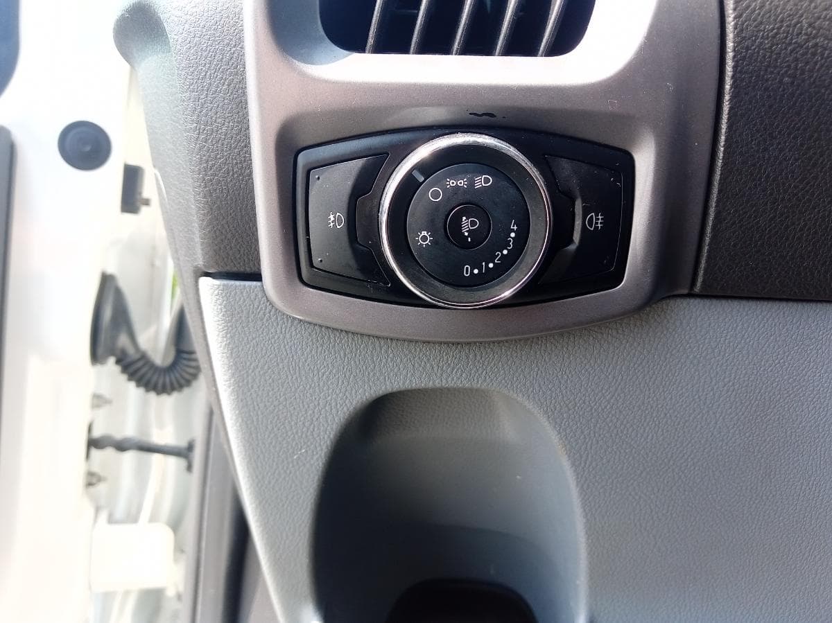 Ford Transit Custom 2.2 TDCI · Ano 2016 — imagen 27