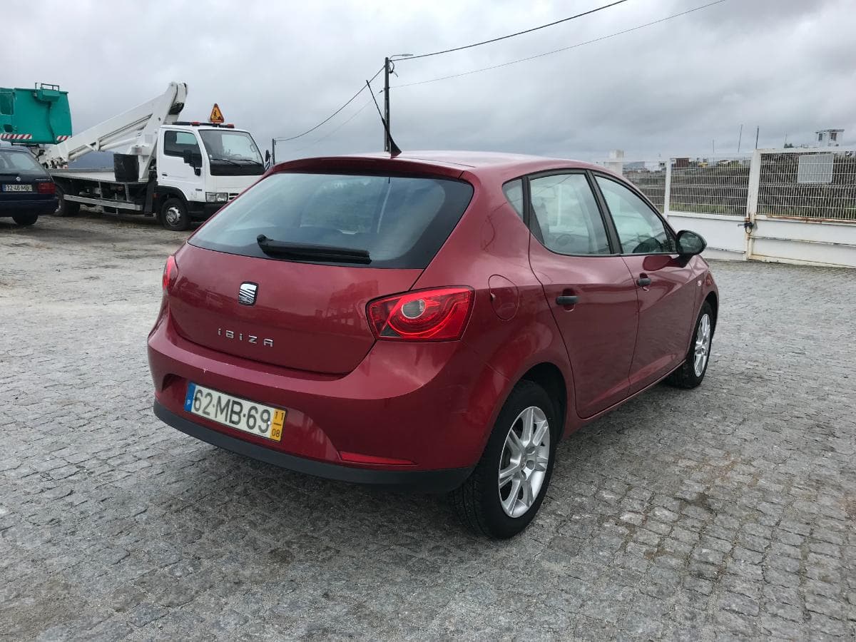 Seat Ibiza 1.2 TDI · Ano 2011 — imagem 6