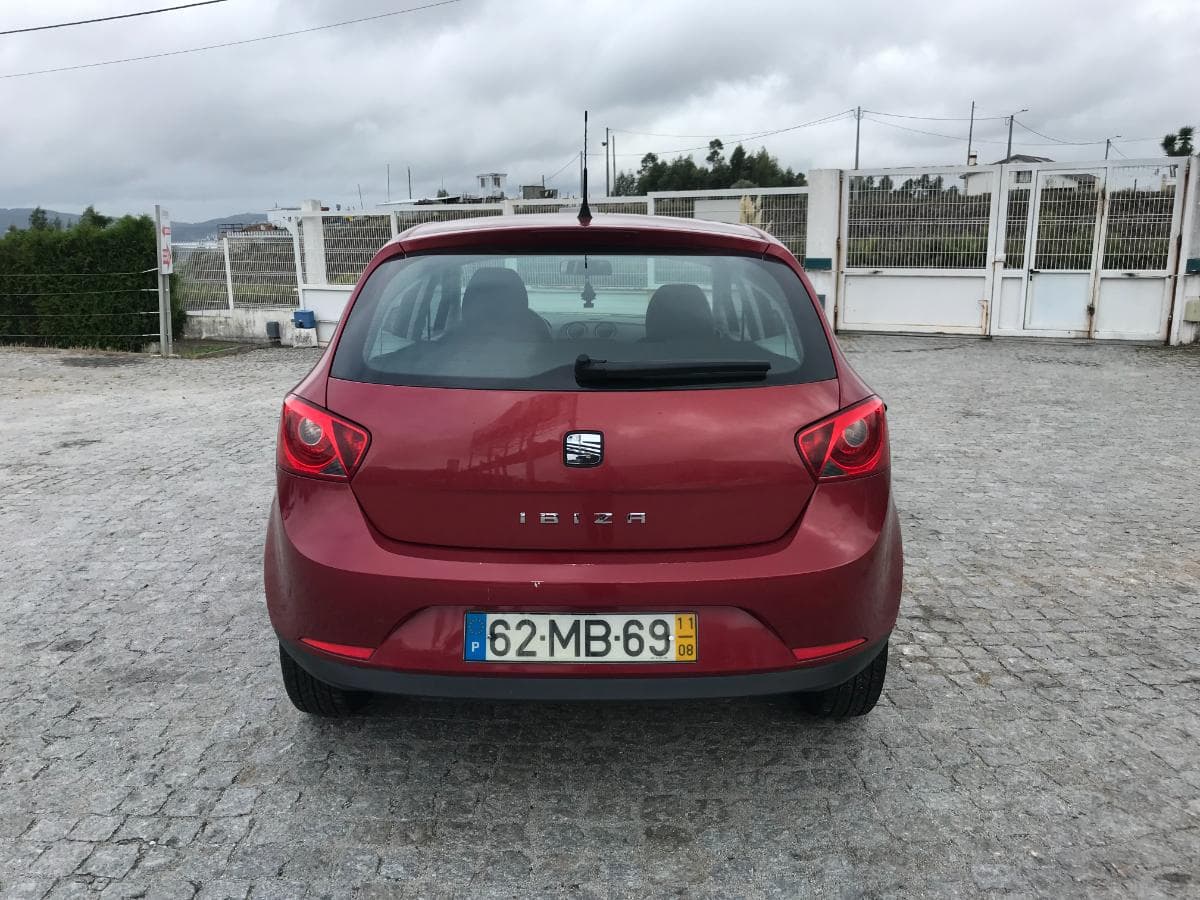 Seat Ibiza 1.2 TDI · Ano 2011 — imagem 7