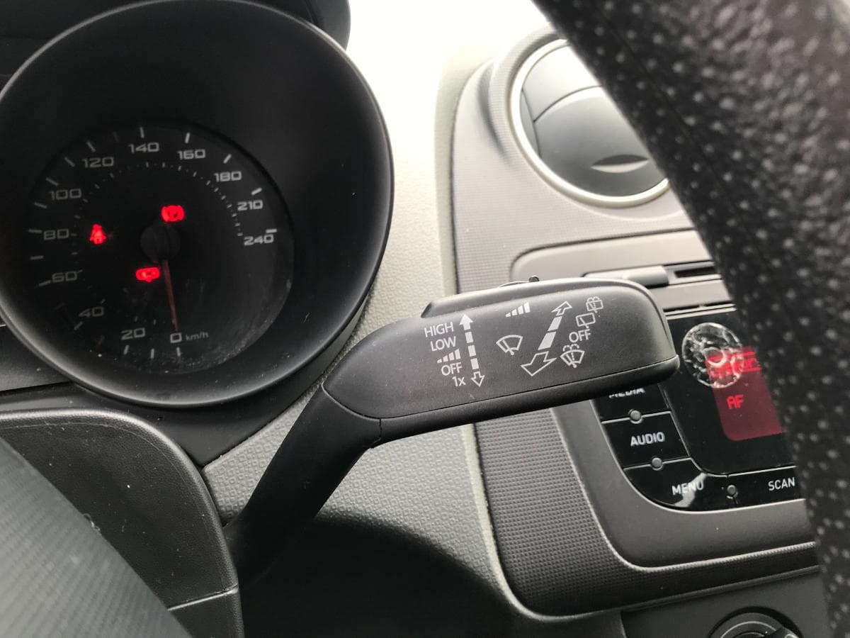 Seat Ibiza 1.2 TDI · Ano 2011 — imagem 17