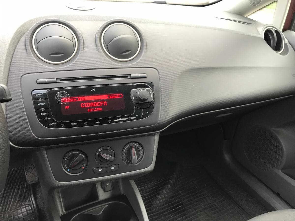 Seat Ibiza 1.2 TDI · Ano 2011 — imagem 20