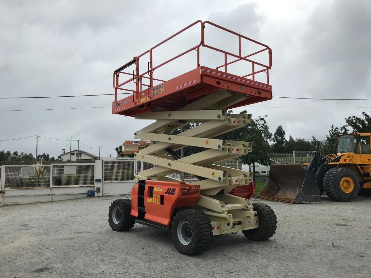 Plataforma Elevatória JLG 4394RT · Ano 2009 — imagem 5