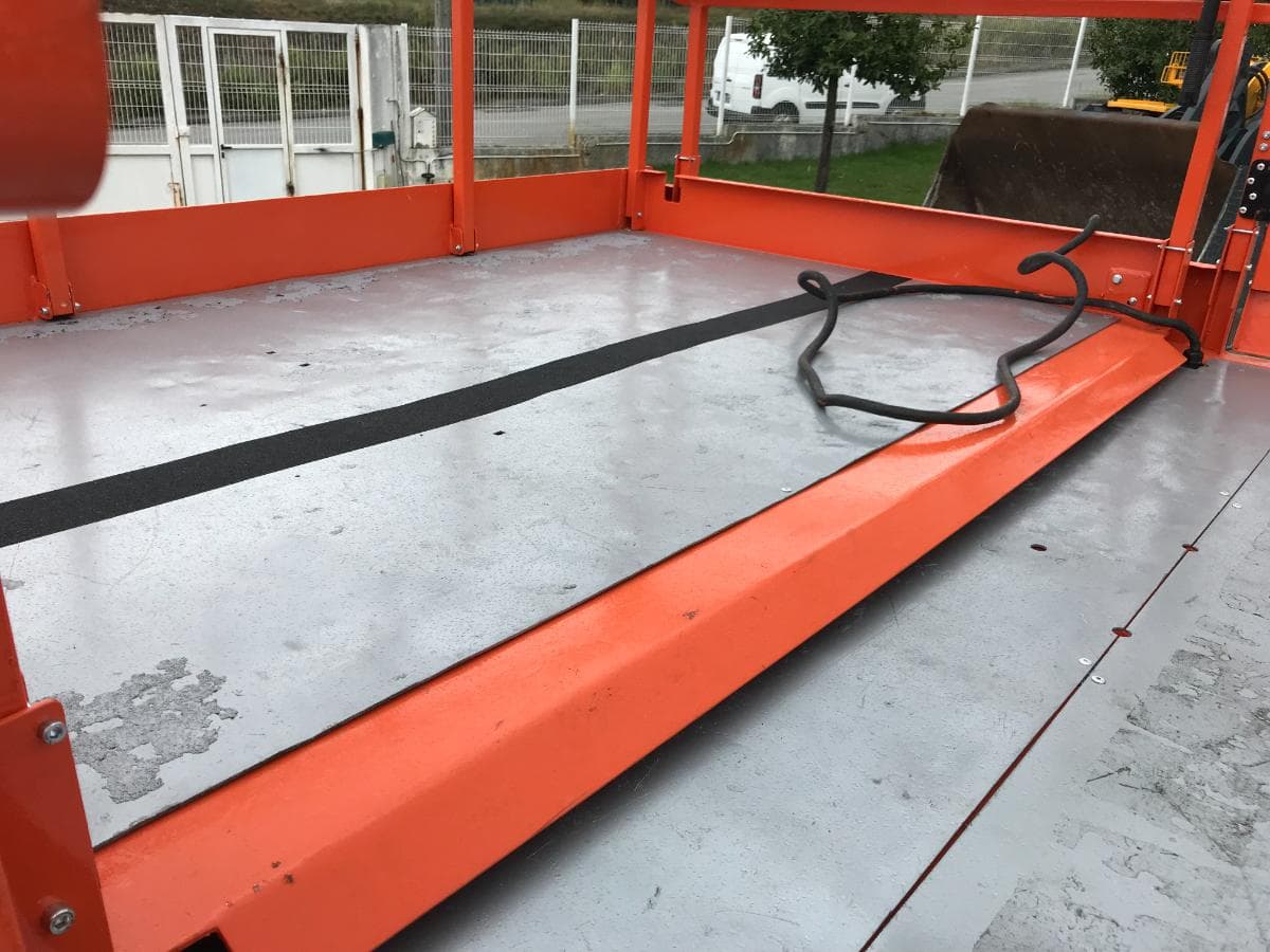Plataforma Elevatória JLG 4394RT · Ano 2009 — imagem 9