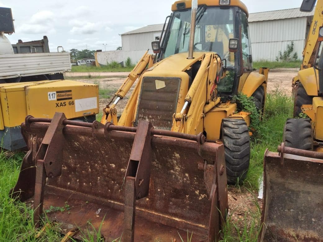 Retroescavadora JCB · — imagem 1