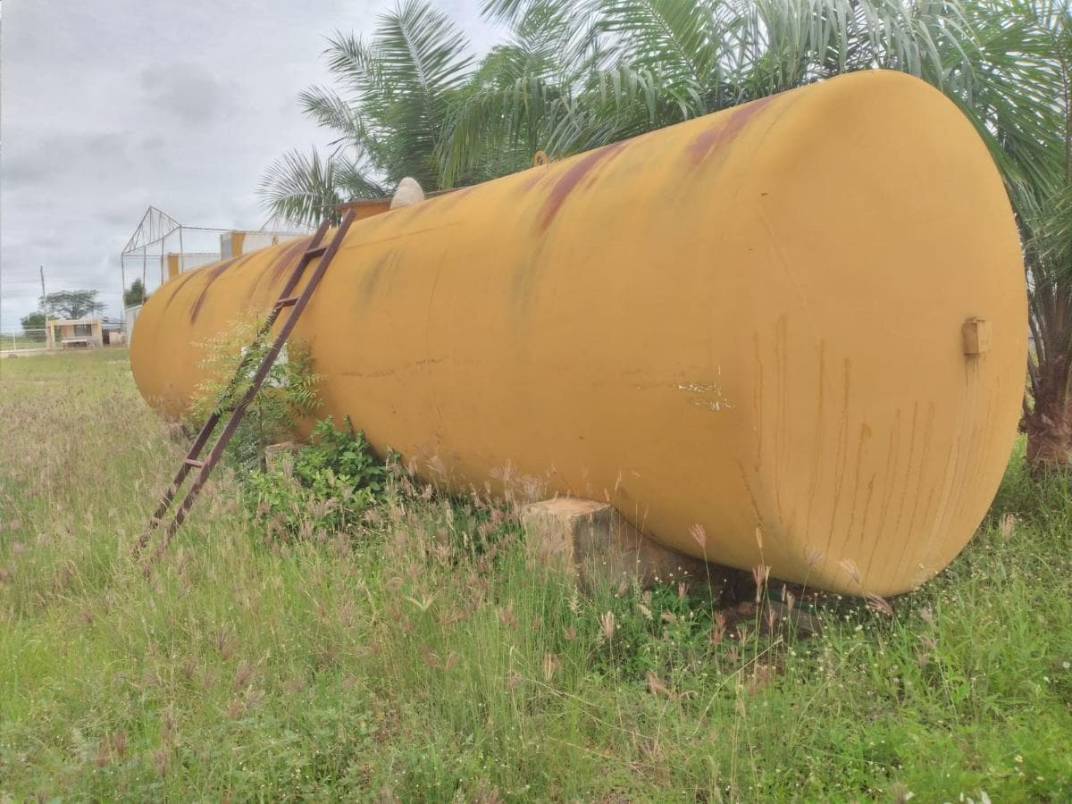 Depósito de combustible  · — imagen 2