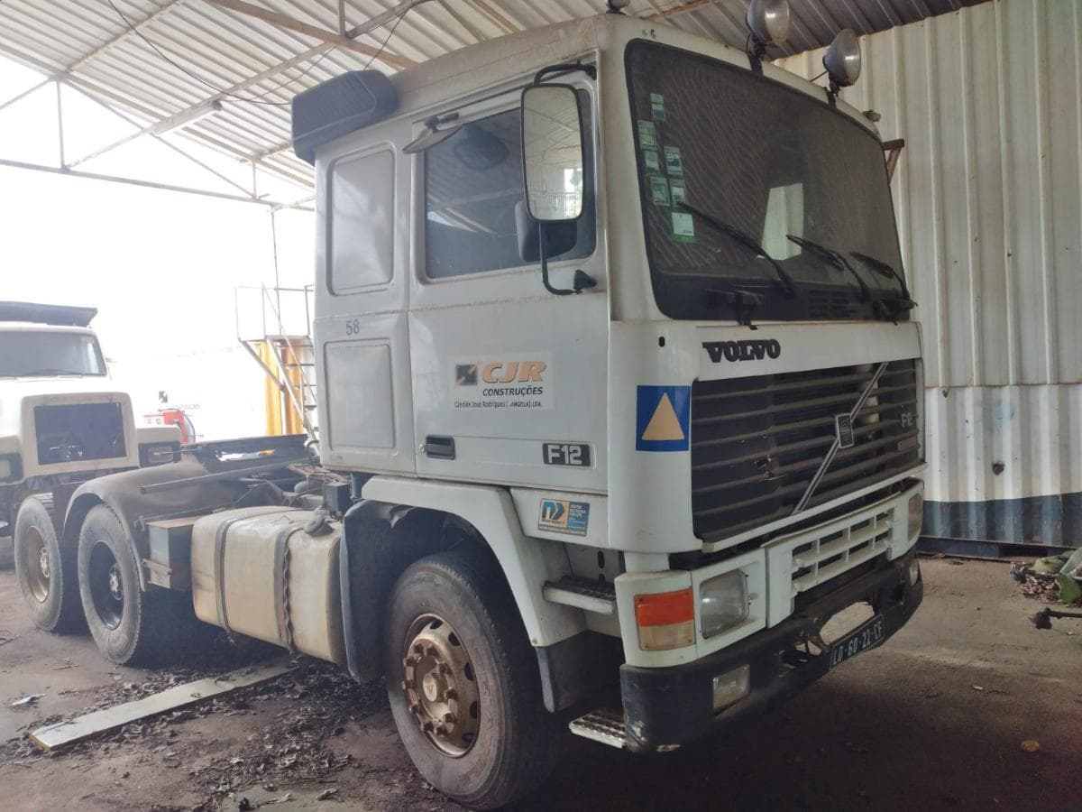 VOLVO F12 · — imagem 2