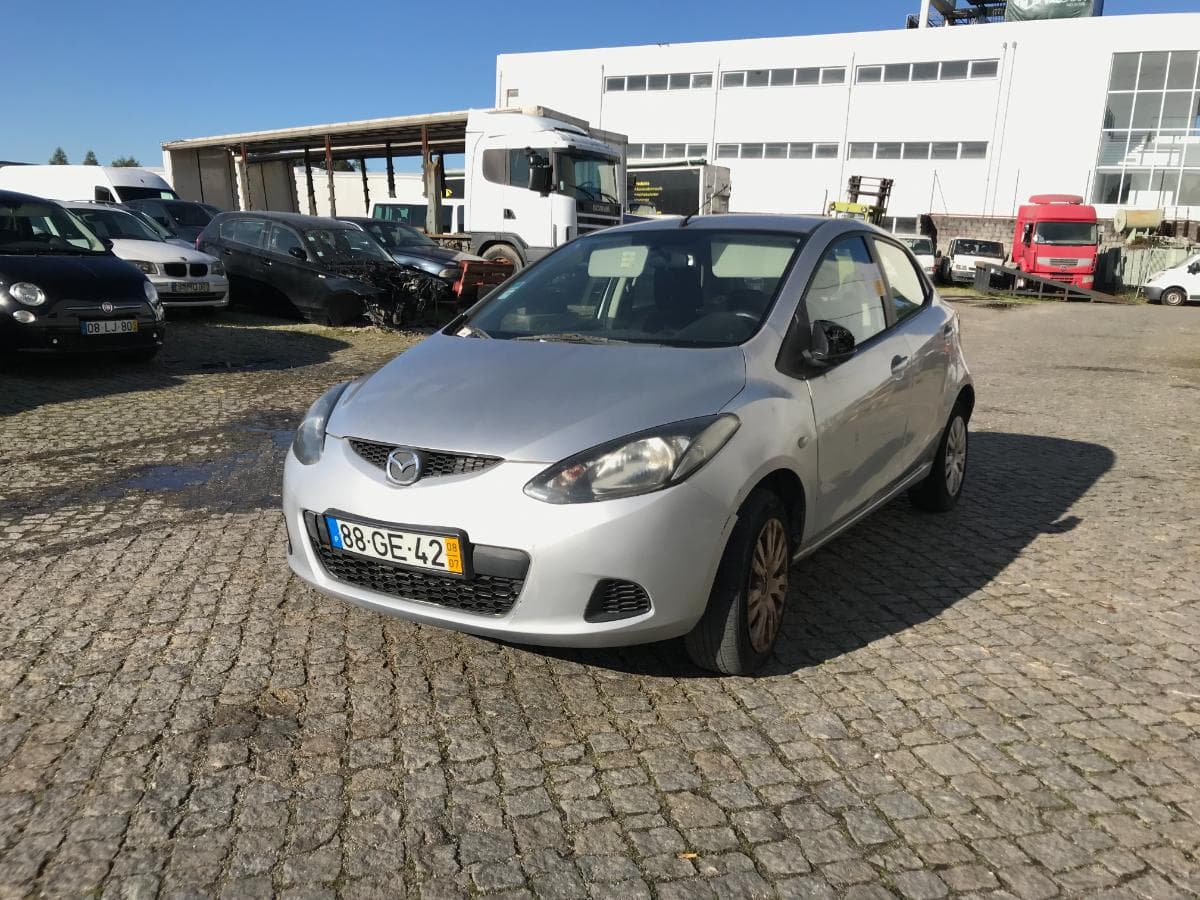 Mazda 2 · Ano 2008
