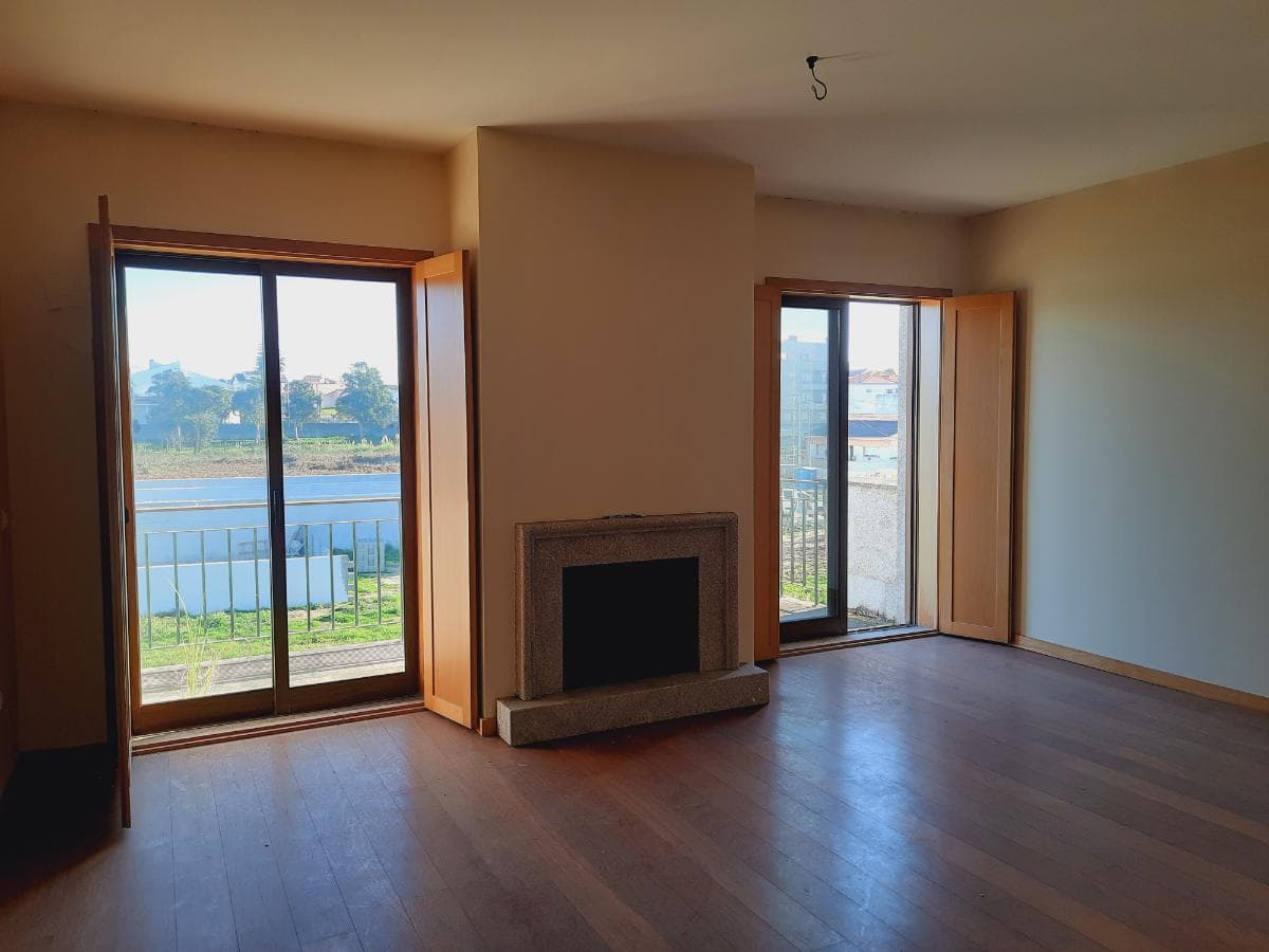 Apartamento T2 c/ Lugar de Garagem e Arrumos · Vila Nova de Gaia — image 8