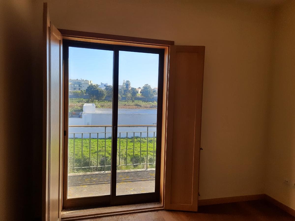 Apartamento T2 c/ Lugar de Garagem e Arrumos · Vila Nova de Gaia — image 15