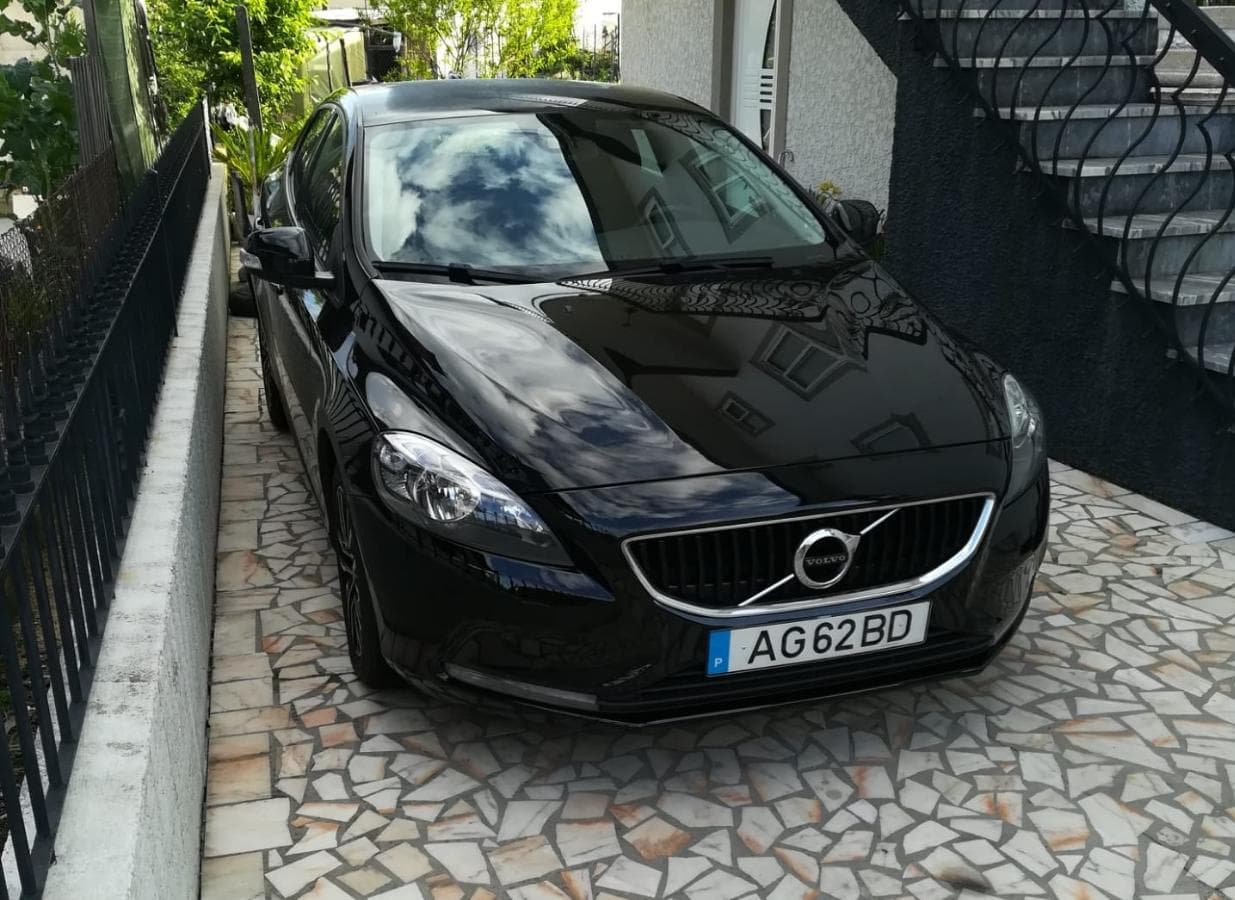 Volvo V40 Kinetic — imagem 1